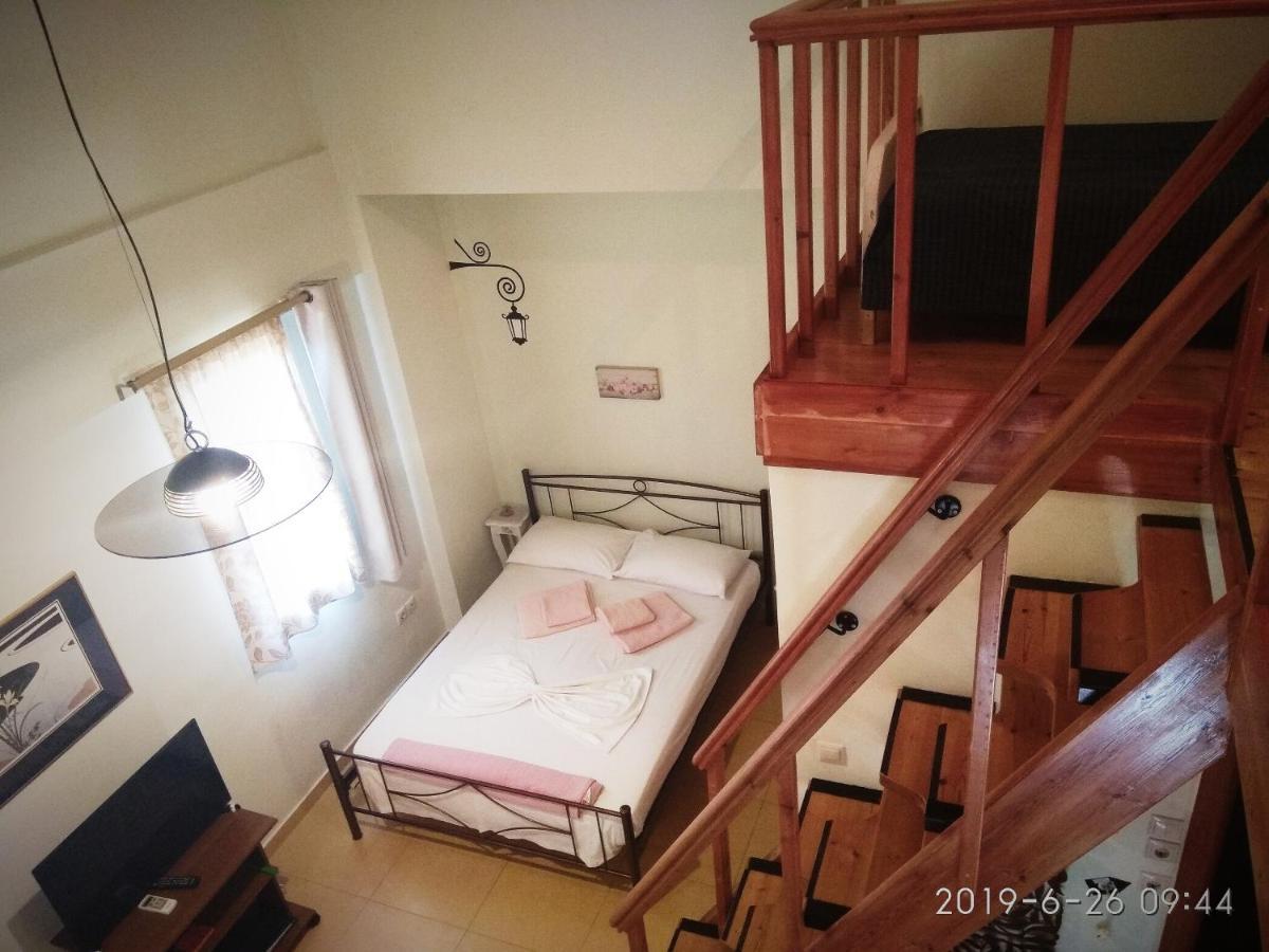 Deili Studio Loft Kalamáta Buitenkant foto