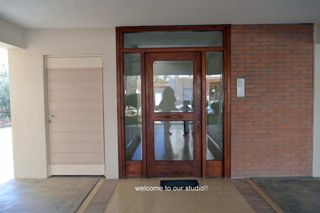 Deili Studio Loft Kalamáta Buitenkant foto