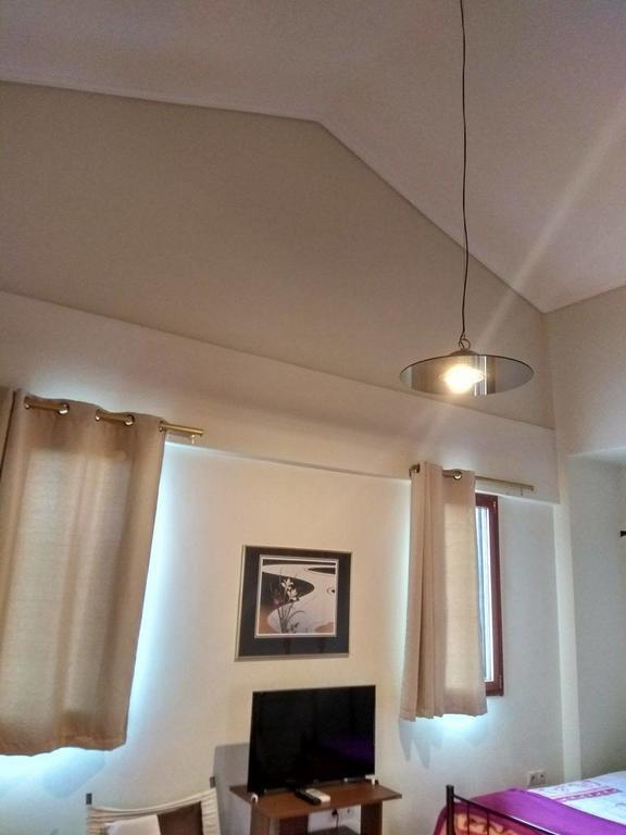Deili Studio Loft Kalamáta Buitenkant foto