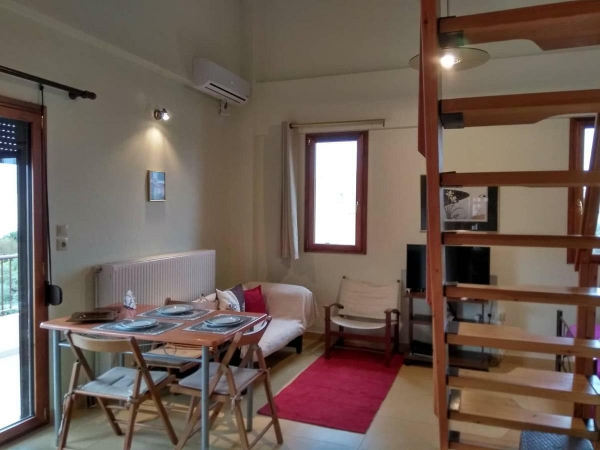 Deili Studio Loft Kalamáta Buitenkant foto